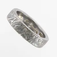 Ring, Elon Arenhill, ELONA, stl 18¾, bredd 5mm, år 1966, gravyr, S925/1000 Vikt: 7,4 g