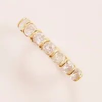 Ring, diamanter 7x ca 0,15ct, Pique, Ø17, bredd:3mm, 18K 3,3g.