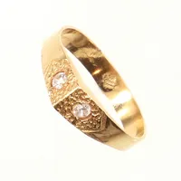 Ring vita stenar, stl 14, bredd 4mm, 18K Vikt: 1 g