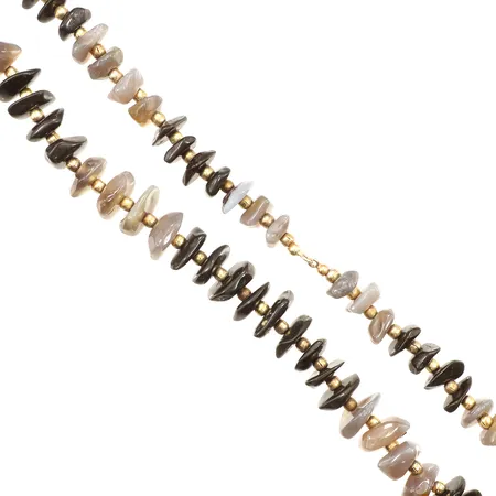 Collier troligen svart Agat, längd 73cm, pärlor i metall, Vikt: 0 g