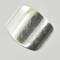 Ring, Efva Attling, stl 17¼, skenans bredd 7-17 mm, 925/1000 silver. Vikt: 13,9 g