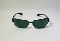 Ett par solglasögon, Ray Ban, RB3379, 002, putsduk, inga övriga tillbehör.