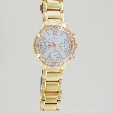 Damur Guess W0546L3,  diam 36 mm, går ej/nytt batteri behövs Vikt: 0 g