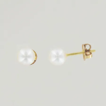 Ett par pärlörhängen, bredd 6 mm, 18K  Vikt: 1,4 g