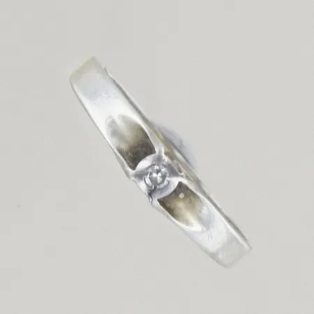 Ring med diamant 0,05, Ø 17½ mm, 18K Vikt: 1,6 g