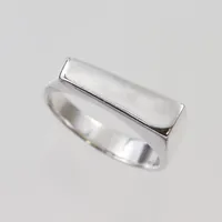 Ring, Guldfynd, stl 18mm, bredd 3,4-5,8mm, silver 925/1000 Vikt: 4,6 g