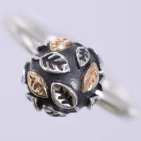 Ring Pandora, kula med löv, stl: 17¼, bredd: ca 2,5-10mm, 925/1000, Silver  Vikt: 7,5 g