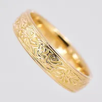 Ring, stl 18, bredd 5mm, graverad, Schalin, 18K Vikt: 5,5 g