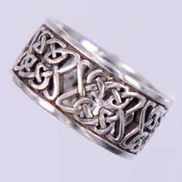 Ring mönstrad, stl ca 19¾, bredd ca 10,6mm, silver 925/1000  Vikt: 7,4 g