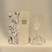 8st Rödvinsglas Kosta Boda Chateau, Bertil Vallien, höjd: 19 cm, med kartonger  Skickas med paket.