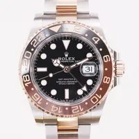 Herrur Rolex Oyster Perpetual GMT-Master II, stål/roséguld, automat, ref-nr: 126711CHNR, serie-nr: M20C5374, verk-nr: AK581513, kaliber: 3285, boett-nr: 2520, Ø40mm, 12st monterade Oysterlänkar, länk-nr: RP6, manual, tag, kvitto och certifikat Nymans Ur daterat 23/11-23, box, ytterkartong.