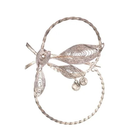Brosch med filigranarbete, ca 60x45mm, silver Vikt: 7,1 g
