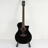 Gitarr Halvakustisk Yamaha APX600. Vikt: 0 g Skickas med Bussgods eller PostNord