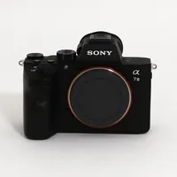 Kamerahus Sony A7 III, ILCE-7M3, serienummer: 4588192, laddare,  med kamera-cage SmallRig