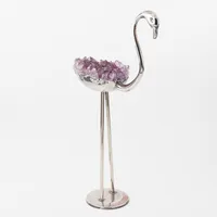 Flamingo stämplad Gerson, nysilver/vitmetall med ametist, Obs något löst vid benens infästning, höjd 45 cm, ametistens längd ca 12 cm. Skickas med postpaket.