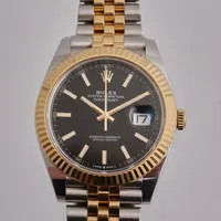 Herrur Rolex Oyster Perpetual Datjust, Black index y62613, stål/guld, modell M 126333-0014, serie-nr 0818Q913, jubileelänk stål/guld, handledsmått inklusive ur ca 19,cm, cert, böcker, box, ytterbox, tagg, inköpskvitto samt värderingsintyg från Nymans ur, daterat 2023-02-16.