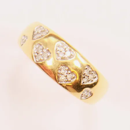 Ring, diamanter 17x ca 0,01ct, Ø16, bredd: 7mm, GHA 18K.  Vikt: 2,8 g