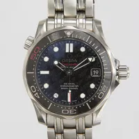 Armbandsur, Omega Seamaster Professional, midsize Ø36mm, James Bond limited edition, referensnr:21230362051001, serienr:86123193, numrerad 2132/3007, cert, kvitto Franks ur 213-03-20, booklet, box, ytterkartong.