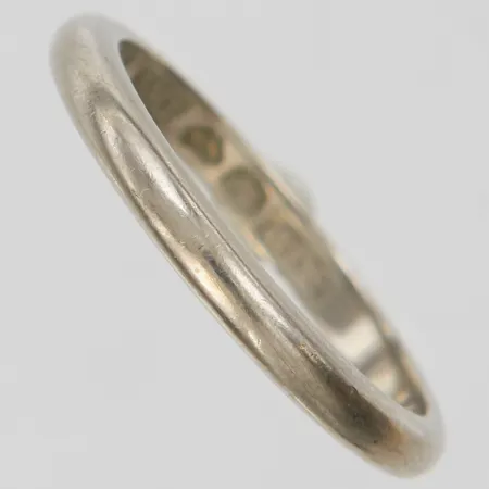 Ring, slät, Ø17½, bredd:2,5mm, vitguld, 18K. Vikt: 3,6 g