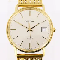 Herrur Certina, 14K i boett, quartz, Ø34mm, vit urtavla, datum, sekundvisare, länk 18K 19,5cm, uret fungerar ej, troligen i behov av nytt batteri, fint skick, bruttovikt 64,2g, defekt etui.