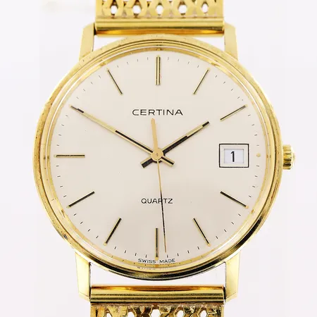 Herrur Certina, 14K i boett, quartz, Ø34mm, vit urtavla, datum, sekundvisare, länk 18K 19,5cm, uret fungerar ej, troligen i behov av nytt batteri, fint skick, bruttovikt 64,2g.