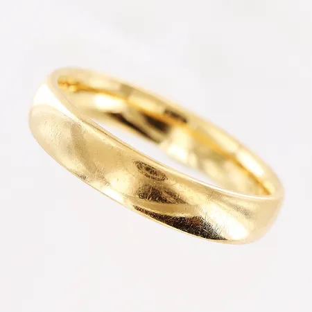 Ring, slät, stl 19¼, bredd 4mm, 18K.  Vikt: 6,1 g