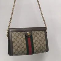 Väska Gucci Ophidia small shoulder bag, 503377 486628 serienr F025589641, ca 26x17x8cm, överlag bra skick, fläckar på undersida, med dustbag, tag och kvitto från Gucci Köpenhamn 2001