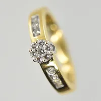 Ring med diamanter ca 0,28ctv, Guldfynd, stl 15¾, bredd 2-5 mm, 18K. Vikt: 3,4 g