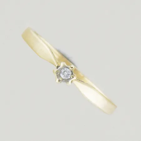 Ring med diamant 0,025ct W.VVS, Ø 16½ mm, 18K Vikt: 1,6 g