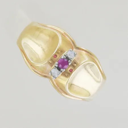 Ring med stenar, Ø 18 mm, bredd 10 mm, 18K Vikt: 2,6 g