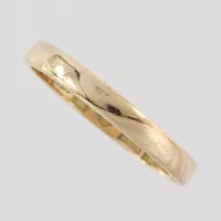 Ring slät, stl 18½mm, bredd 2,7mm, 18k  Vikt: 3,1 g