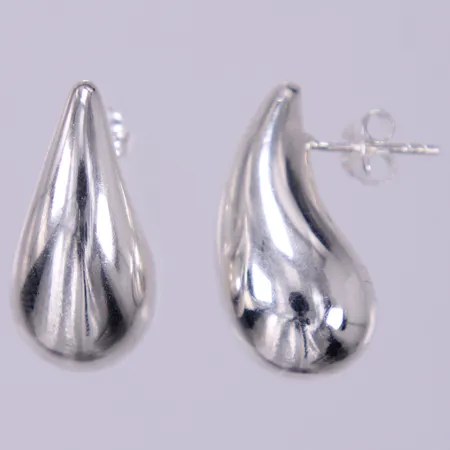 Ett par örhängen, längd: ca 2,5cm, bredd: ca 2-12mm, Safira, 925/1000 silver  Vikt: 13,9 g