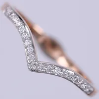 Ring med diamanter ca 19x0,01ct, stl: 19¾, bredd: ca 2mm, 14K  Vikt: 2,3 g