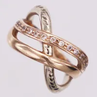 Ring, vita stenar, stl 15¾, roséguld, 14K Vikt: 3,8 g