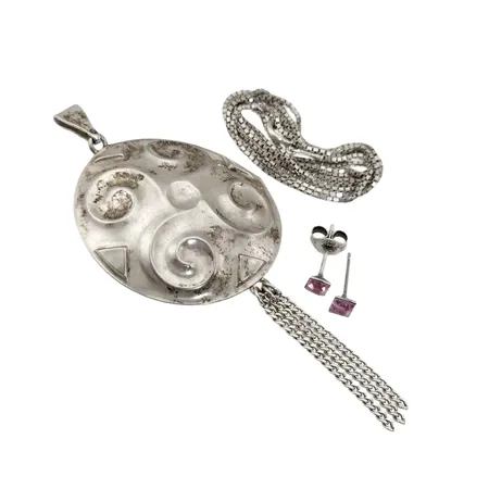 Silversmycken, merparten med bruksmärken/defekter Vikt: 11,2 g