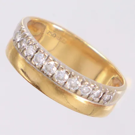 Ring med briljantslipade diamanter 10x0,03ct, stl 15½, bredd 5mm, Guldfynd, ej rund, repor, 18K  Vikt: 3 g