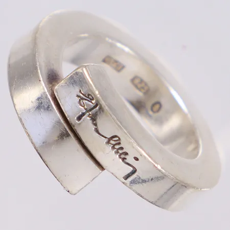 Ring, Efva Attling, stl 18¾, bredd 5,5-11mm, bruksskick, 925/1000 silver  Vikt: 17,8 g