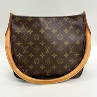 Väska Louis Vuitton Looping, monogram canvas, datumkod FL0052, Made in France, mått ca 21x24x10cm, smärre fläckar på innerfodret och läder, inga tillbehör. 