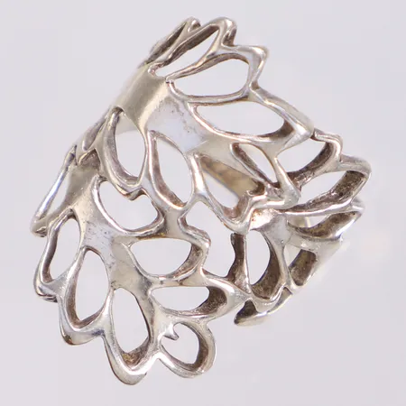 Ring, stl 16½, bredd 2,9-25,3mm, 925/1000 silver Vikt: 4,5 g