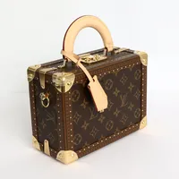 Louis Vuitton Petite Valise #M20468, monogramcanvas med skinndetaljer, axelrem, adresstagg, nycklar, kvitto Köpenhamn Juni-2022 dustbag och kartong medföljer Skickas med postpaket.