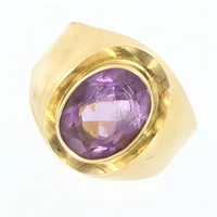 Ring med lila sten, stl: 17½, bredd: 3,5-17mm, SGF, 14K  Vikt: 5,1 g