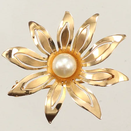 Brosch blomma, ca Ø33mm, pärla, 18K  Vikt: 4,7 g