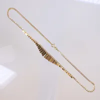 Collier med hängande detaljer 43cm bredd 2-11mm 18K Vikt: 7,4 g