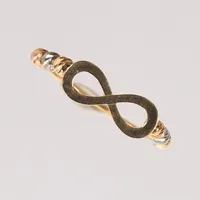 Ring trefärgad med evighetssymbol, stl 16, bredd 1-5mm, 18K 0,8g Vikt: 0,8 g