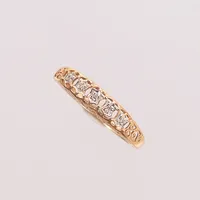 Ring med diamanter totalt ca 5x 0,005ct,  stl 19, bredd 1-4mm, 18K Vikt: 1,5 g