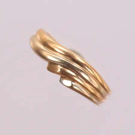 Ring stl 17¾, bredd 2-5mm, 18K  Vikt: 3,2 g