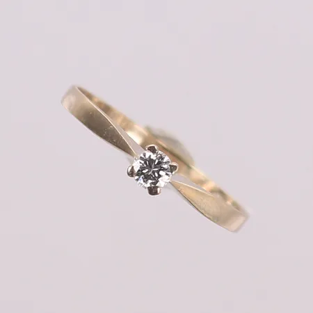 Ring med diamant, 0,13ct enligt gravyr, stl 18½, bredd 2mm, vitguld, 18K  Vikt: 1,7 g