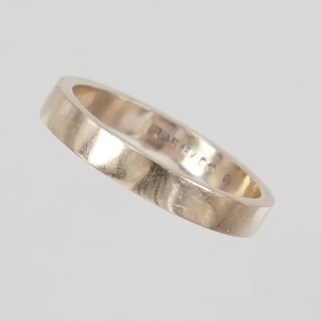 Ring, stl 17¾, bredd 3,2mm, 18K vitguld Vikt: 3,8 g