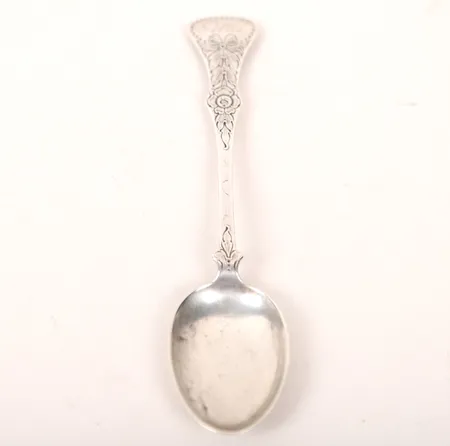 Sked längd ca 16,2cm, graverad, silver Vikt: 24,3 g