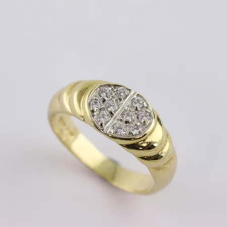 Ring  med stenar kubis zirkonia , stl 15½ mm bredd 2,6 - 7,3mm, ARR Ritter Alois Djursholm, 18k Vikt: 3,1 g